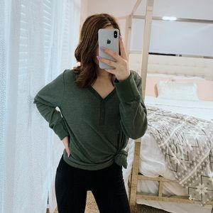 ⚡️green sweater (comfy!!)⚡️